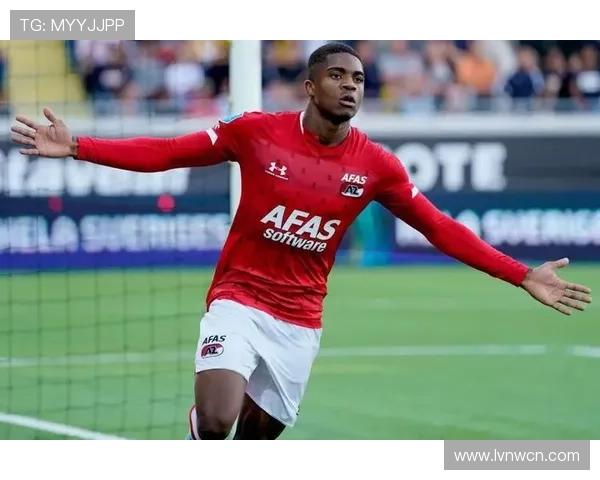 贝肯鲍尔控球能力表现稳健，技术运用与场上视野持续提升